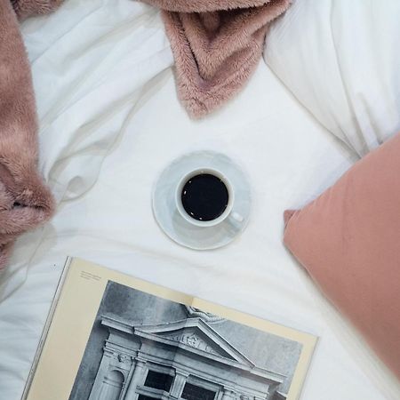 C'Est La Vie Suites Rome Bagian luar foto
