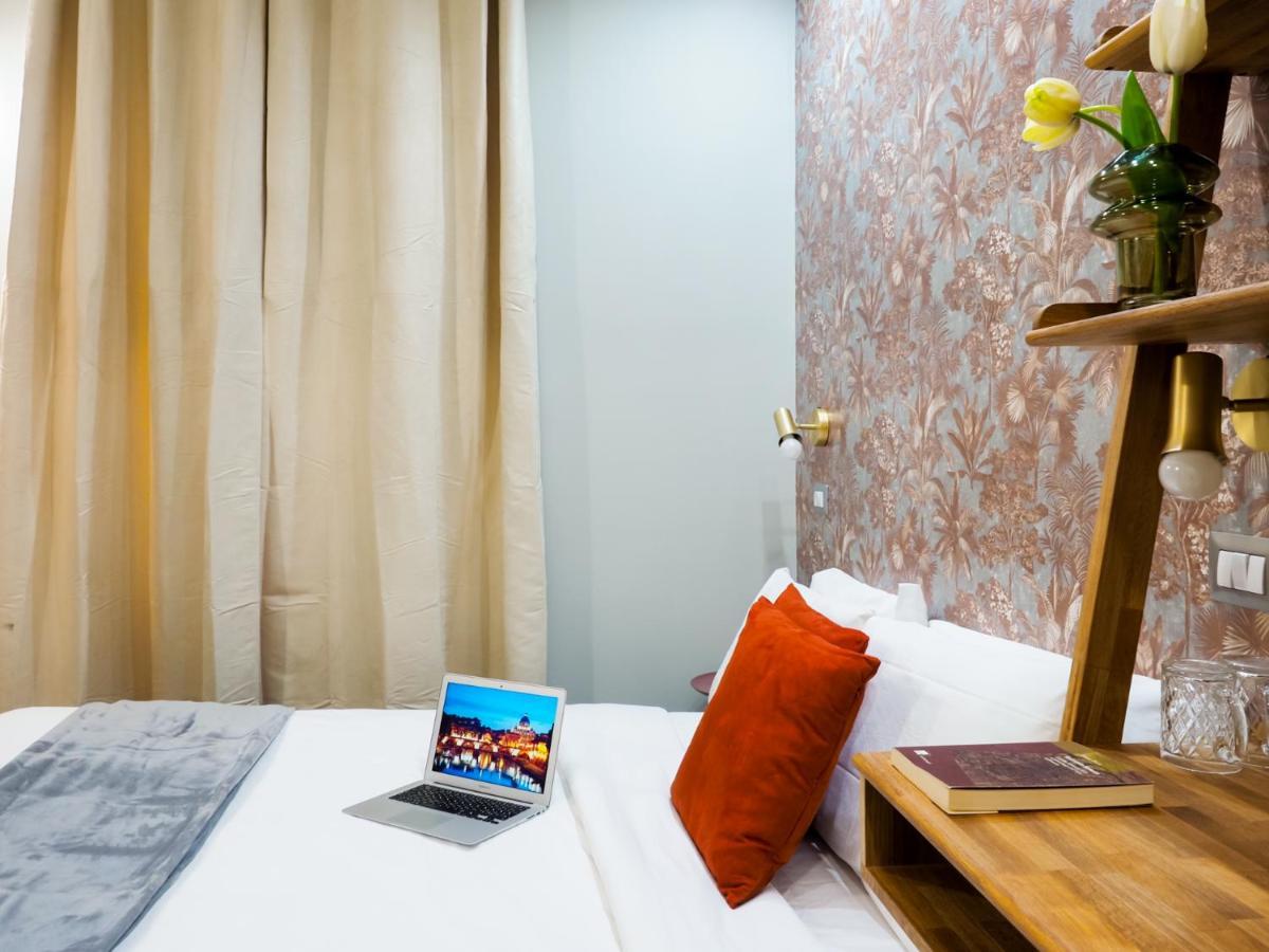 C'Est La Vie Suites Rome Bagian luar foto
